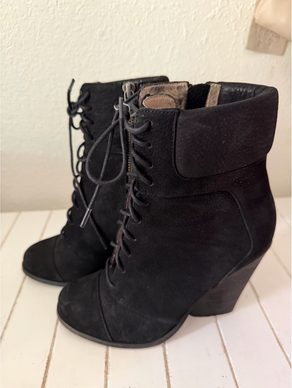 Max Studio Black lace-up heeled ankle boots